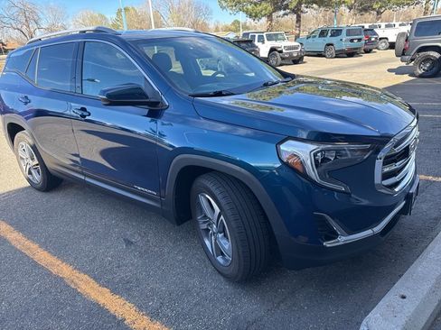 Used 2020 GMC Terrain SLT w/ Preferred Package image 16