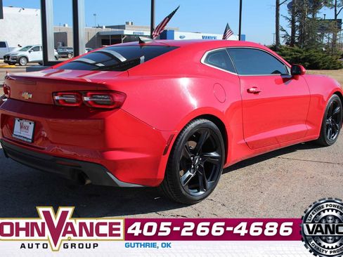 Used 2019 Chevrolet Camaro LT image 9