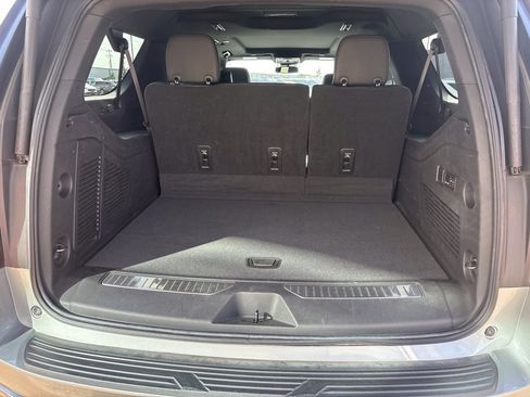 Used 2023 GMC Yukon XL AT4 AWD/4WD image 11