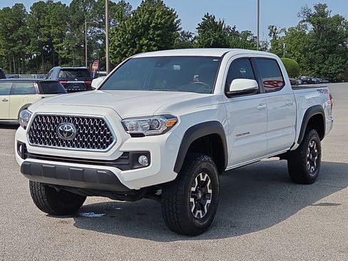 Used 2019 Toyota Tacoma TRD Off-Road AWD/4WD image 2