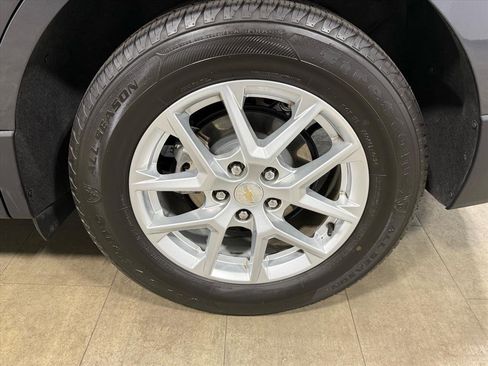 Used 2022 Chevrolet Equinox LT w/ Driver Convenience Package image 15