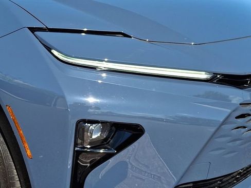 Used 2025 Toyota Crown Signia AWD/4WD image 9