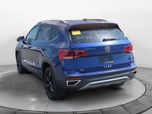 Used 2022 Volkswagen Taos SE w/ Panoramic Sunroof Package FWD image 3