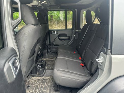 Used 2019 Jeep Wrangler Unlimited Sport S AWD/4WD image 22