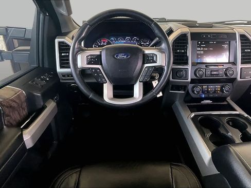 Used 2019 Ford F250 Lariat w/ Lariat Value Package AWD/4WD image 6