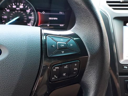 Used 2017 Ford Explorer XLT w/ Equipment Group 202A image 29