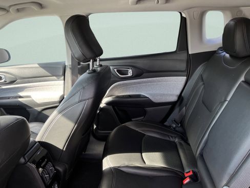 Used 2022 Jeep Compass Latitude image 22