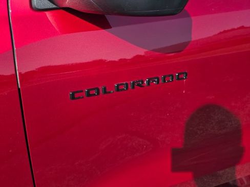 Used 2024 Chevrolet Colorado LT w/ LT Convenience Package II AWD/4WD image 11