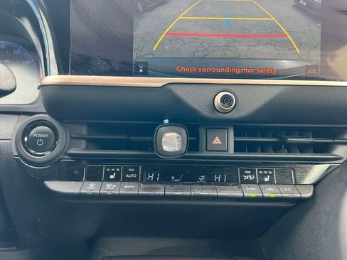 Certified 2023 Toyota Crown XLE image 31