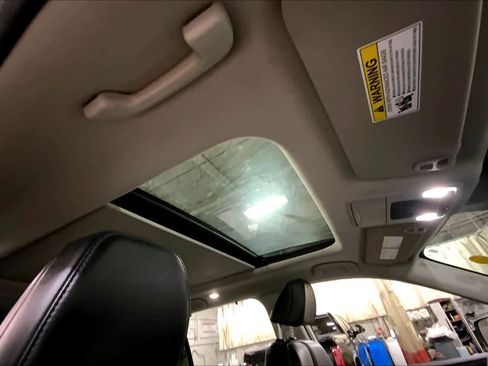 Used 2023 Honda Pilot Touring image 13