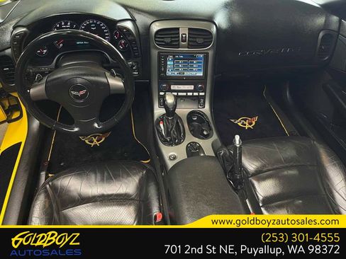 Used 2006 Chevrolet Corvette Coupe w/ Preferred Equipment Group RWD image 12
