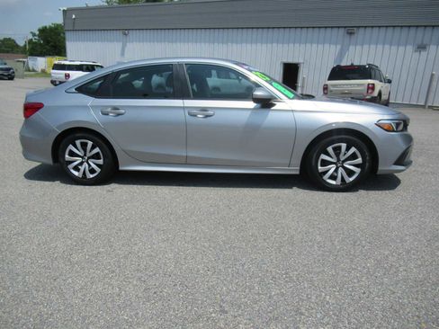 Used 2023 Honda Civic LX image 4