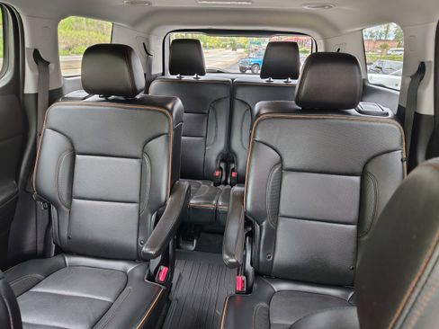 Used 2022 GMC Acadia AT4 w/ Preferred Package AWD/4WD image 24