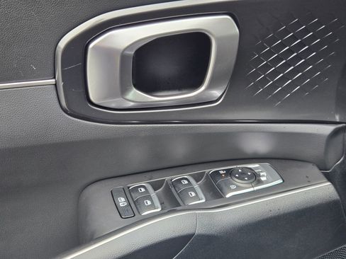 Certified 2025 Kia Sorento S w/ Panoramic Sunroof Package image 23
