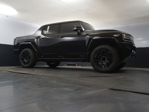 New 2025 GMC Hummer EV 2X w/ LPO, Dark Essentials Package image 48