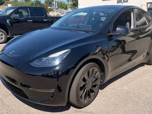 Used 2022 Tesla Model Y Performance AWD/4WD image 2