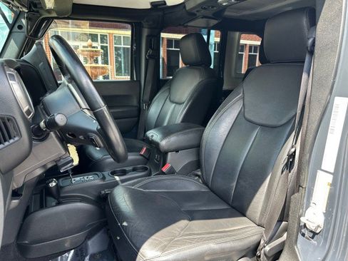 Used 2018 Jeep Wrangler Unlimited Sahara AWD/4WD image 54