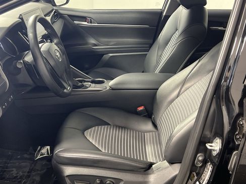 Used 2023 Toyota Camry SE FWD image 14
