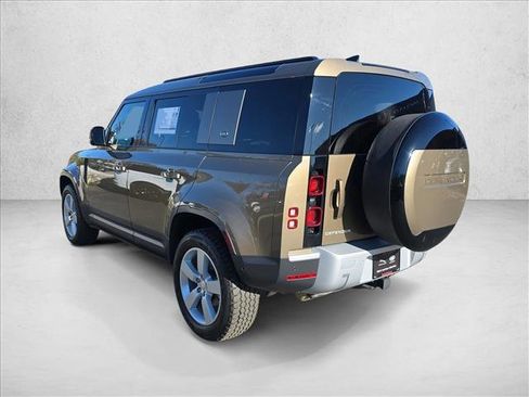 Used 2023 Land Rover Defender 110 S image 7