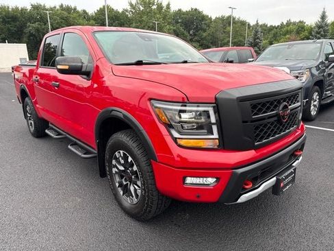 Used 2023 Nissan Titan PRO-4X w/ Pro-4x Convenience Package AWD/4WD image 3