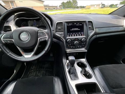 Used 2018 Jeep Grand Cherokee Altitude AWD/4WD image 13