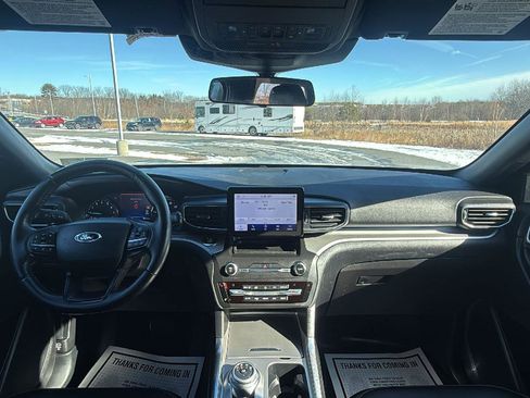 Used 2020 Ford Explorer XLT w/ Equipment Group 202A image 32