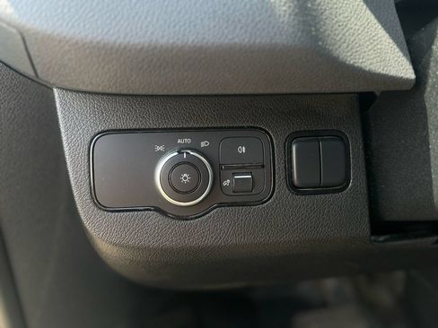 Used 2019 Mercedes-Benz Sprinter 1500 image 29