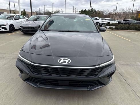 New 2026 Hyundai Elantra SEL Sport Premium FWD image 2