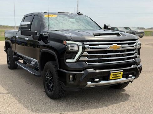 Used 2024 Chevrolet Silverado 3500 High Country w/ High Country Premium Package AWD/4WD image 4