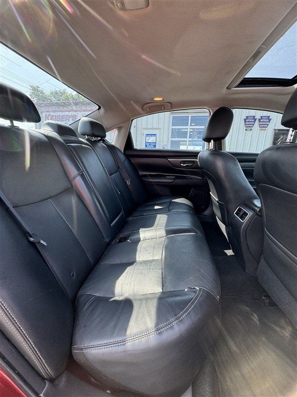 Used 2016 Nissan Altima 2.5 SL w/ 2.5 Technology Package FWD image 13