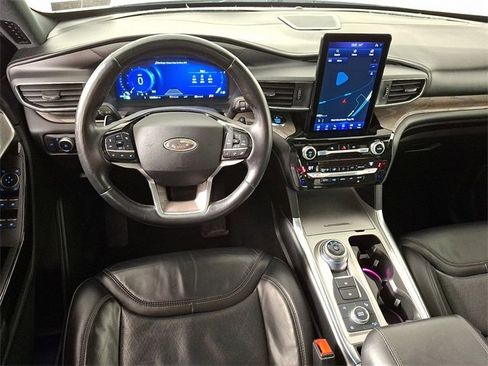Used 2021 Ford Explorer Platinum w/ Equipment Group 601A image 2
