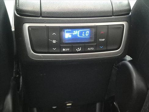 Used 2016 Toyota Highlander XLE FWD image 18
