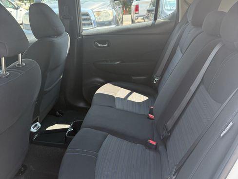 Used 2025 Nissan Leaf S FWD image 11