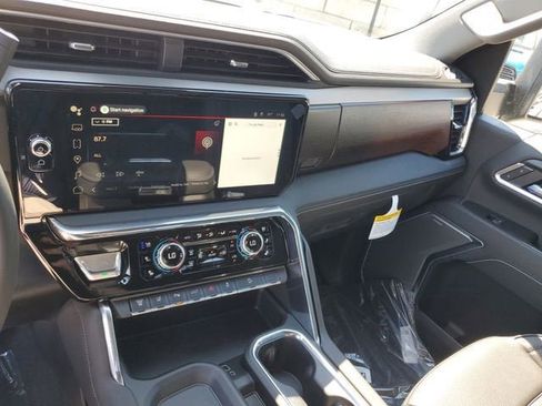 New 2026 GMC Sierra 2500 Denali w/ Denali Reserve Package image 28