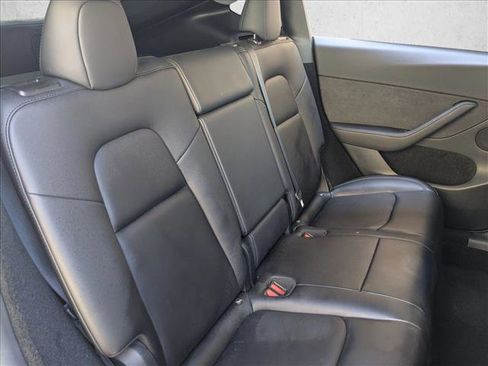 Used 2024 Tesla Model Y Long Range AWD/4WD image 22