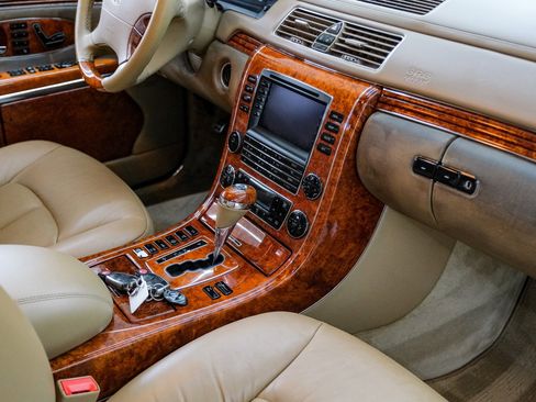 Used 2005 Maybach 57 image 22