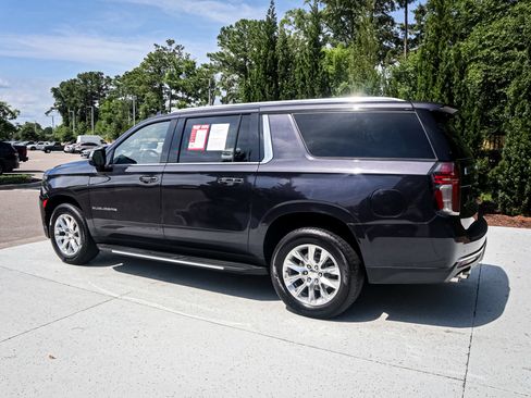 Used 2023 Chevrolet Suburban Premier AWD/4WD image 7