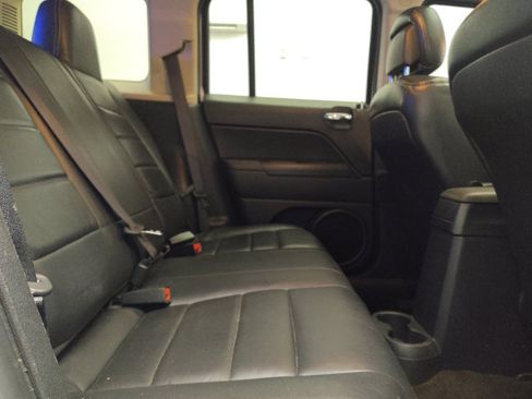 Used 2016 Jeep Patriot High Altitude FWD image 19