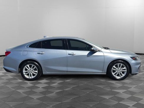 Used 2018 Chevrolet Malibu LT FWD image 4