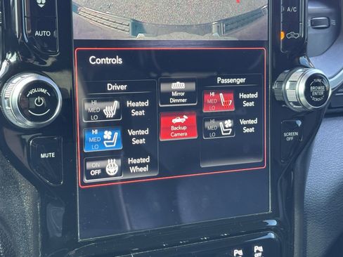 Used 2020 RAM 1500 Laramie image 11