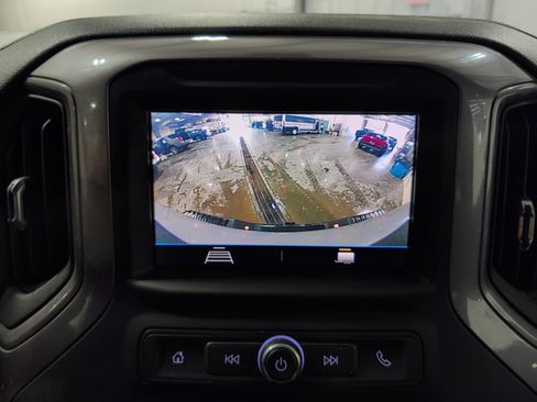 Used 2021 Chevrolet Silverado 2500 Custom w/ Custom Value Package image 11