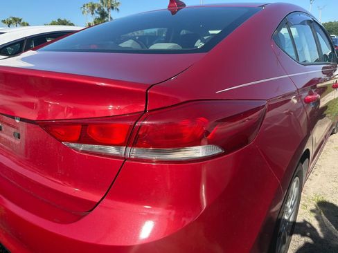 Used 2017 Hyundai Elantra SE FWD image 10