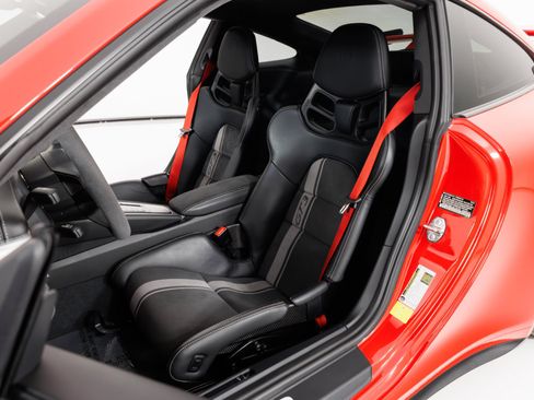 Used 2018 Porsche 911 GT3 w/ Sport Chrono Package RWD image 16