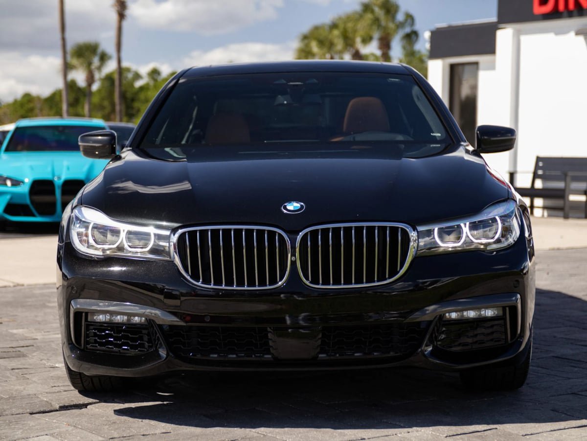Used 2018 BMW 740i RWD image 4