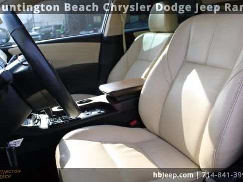 Used 2016 Toyota Avalon XLE Premium image 32