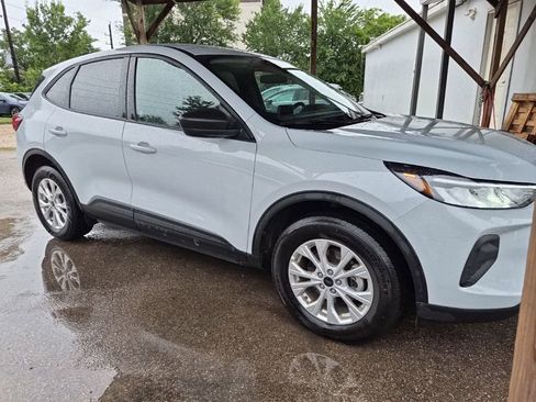 Used 2025 Ford Escape Active AWD/4WD image 4