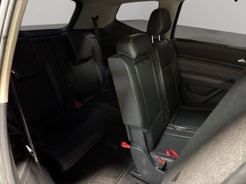 Used 2023 Volkswagen Atlas SE image 19