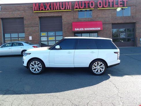Used 2018 Land Rover Range Rover Supercharged image 2