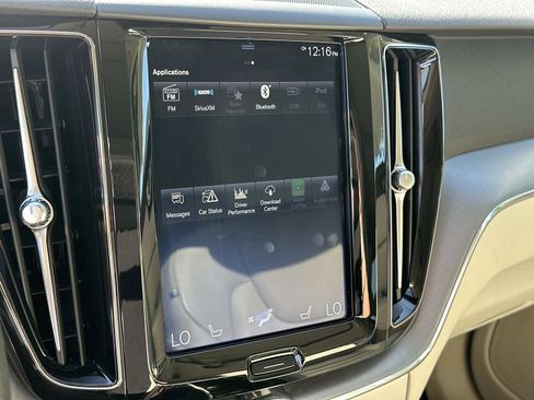 Used 2020 Volvo XC60 T8 Momentum w/ Protection Package Premier image 12