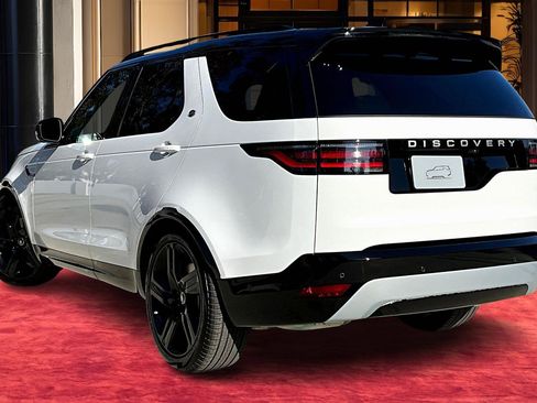 New 2026 Land Rover Discovery Limited Edition image 2